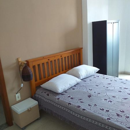 Apartamento No Canto Do Forte, Wi-Fi, Estacionamento Gratuito E Churrasqueira برايا جراندي المظهر الخارجي الصورة